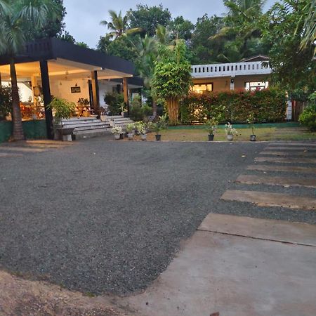 Queen'S Place Unawatuna Ngoại thất bức ảnh