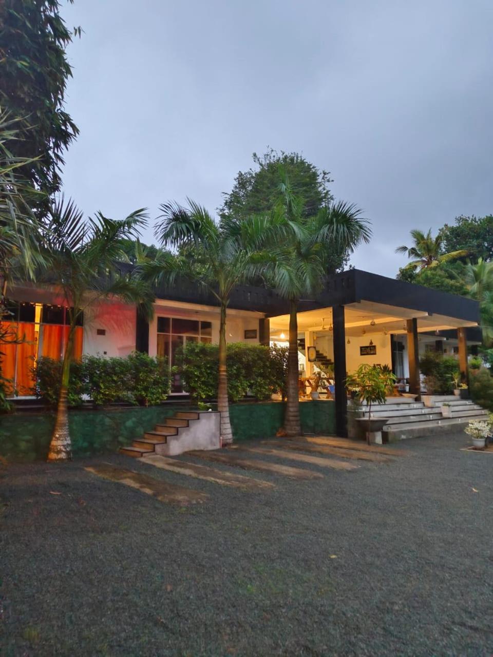 Queen'S Place Unawatuna Ngoại thất bức ảnh
